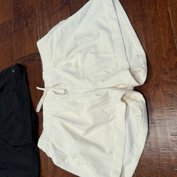 Bundle of 8 Zyia Summer shorts size Large - Picture 10 of 11